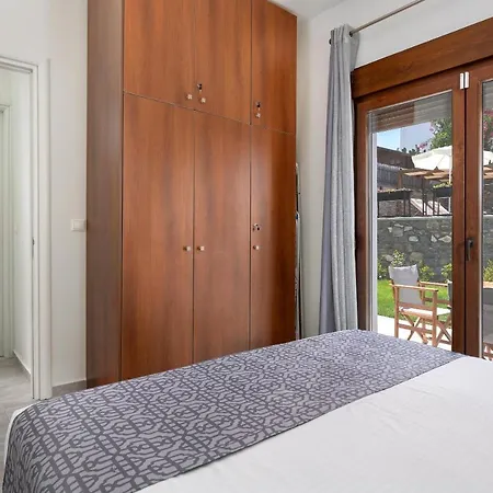 Βίλα Mariani Renovated 2022 ,private Pool, Sea Views , Lindos 10 Mins,beach 3 Mins *