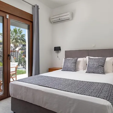 Βίλα Mariani Renovated 2022 ,private Pool, Sea Views , Lindos 10 Mins,beach 3 Mins *