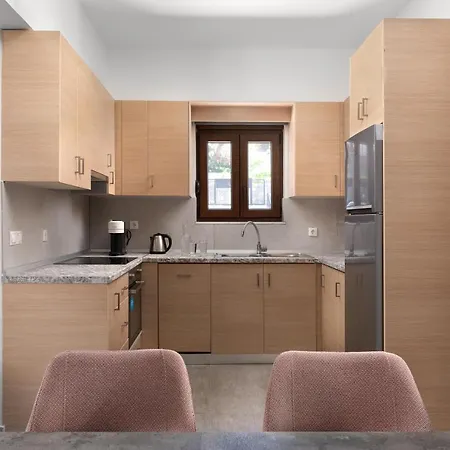 Mariani Renovated 2022 ,private Pool, Sea Views , Lindos 10 Mins,beach 3 Mins Βίλα Κάλαθος