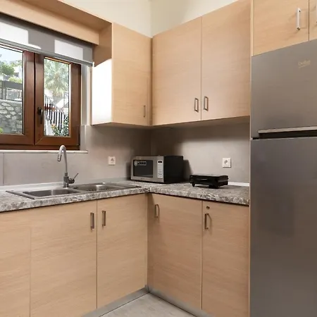 Βίλα Mariani Renovated 2022 ,private Pool, Sea Views , Lindos 10 Mins,beach 3 Mins