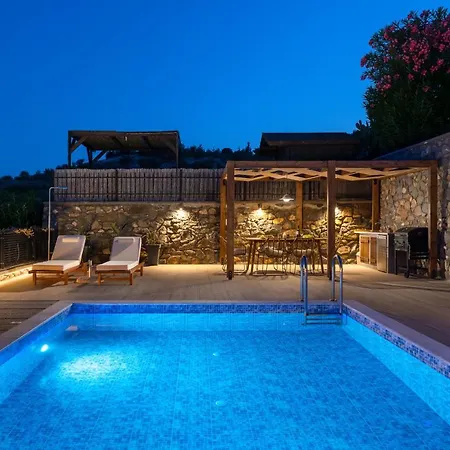 Mariani Renovated 2022 ,private Pool, Sea Views , Lindos 10 Mins,beach 3 Mins Κάλαθος